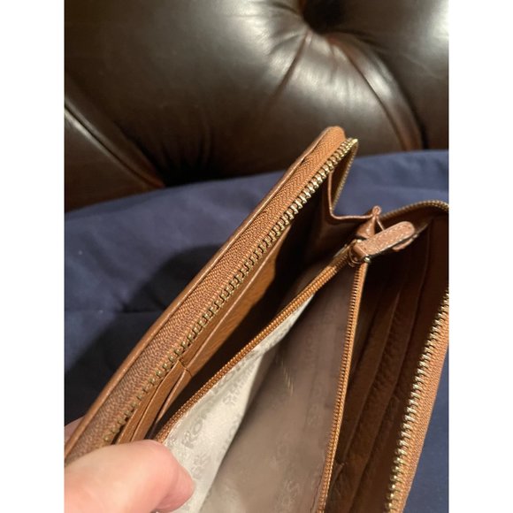 Michael Kors Pebbled Leather Zippered Wallet Camel Used - Picture 7 of 14